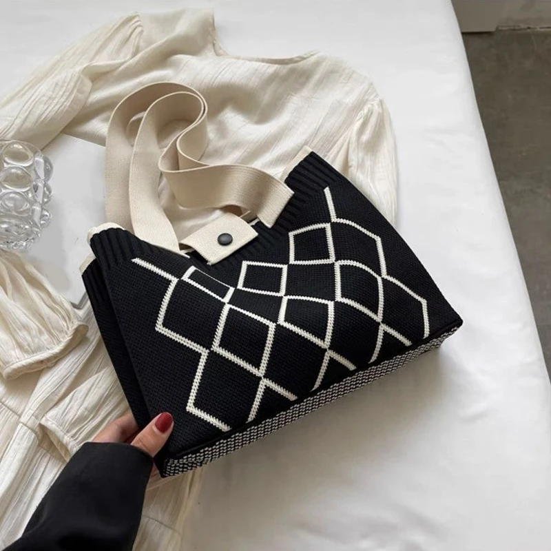 New Fashion Shoulder Bag Large Capacity Women Bags Handheld Versatile Knittted Corchet Shoulder Tote Bags