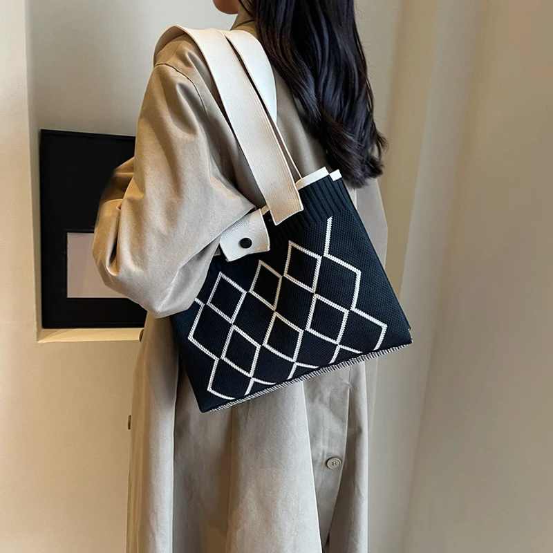New Fashion Shoulder Bag Large Capacity Women Bags Handheld Versatile Knittted Corchet Shoulder Tote Bags