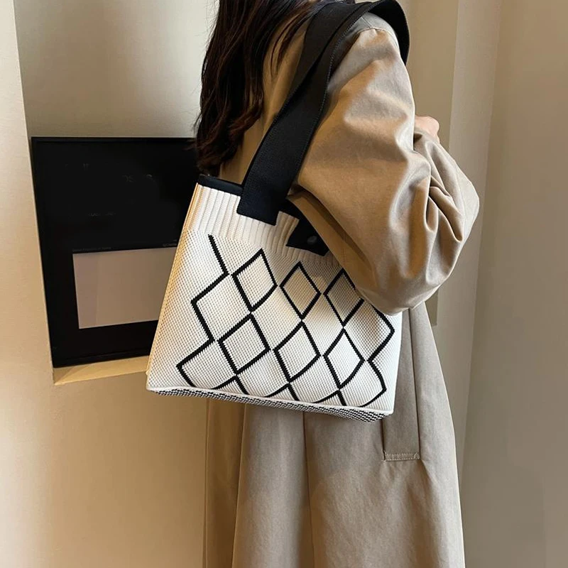 New Fashion Shoulder Bag Large Capacity Women Bags Handheld Versatile Knittted Corchet Shoulder Tote Bags