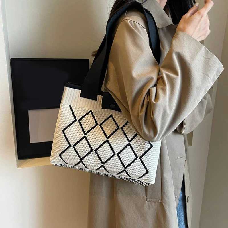 New Fashion Shoulder Bag Large Capacity Women Bags Handheld Versatile Knittted Corchet Shoulder Tote Bags