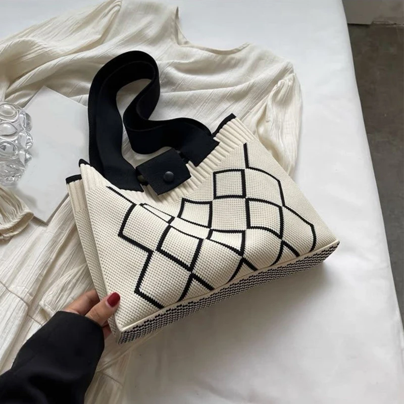 New Fashion Shoulder Bag Large Capacity Women Bags Handheld Versatile Knittted Corchet Shoulder Tote Bags