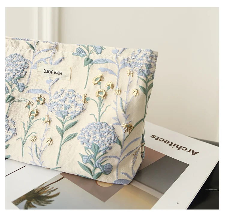 Blue Bouquet Women Makeup Bag, Large Capacity Canvas Toiletry Bag-for Sanitary Napkin & Makeup Supplies Storage,Travel Organizer
