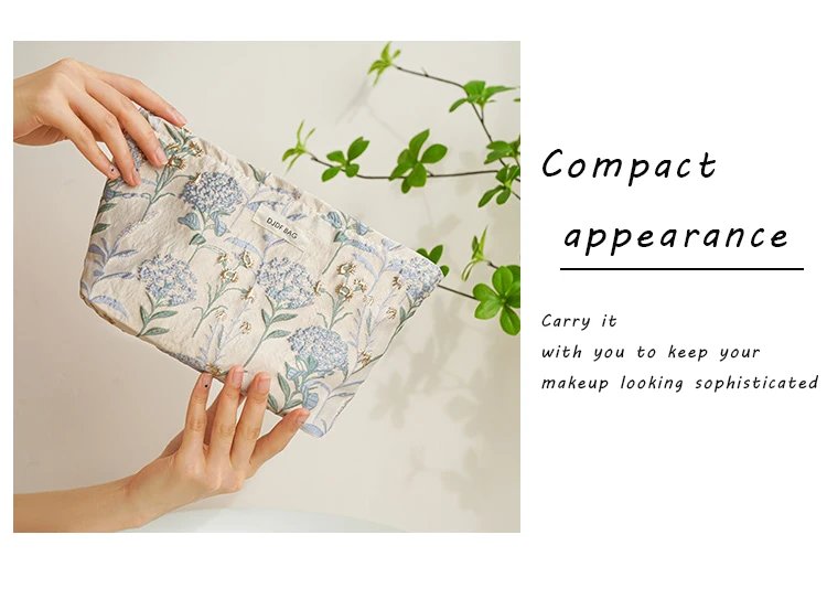 Blue Bouquet Women Makeup Bag, Large Capacity Canvas Toiletry Bag-for Sanitary Napkin & Makeup Supplies Storage,Travel Organizer