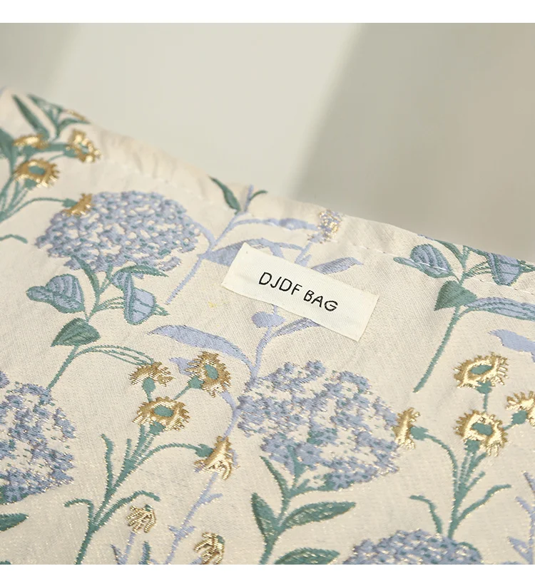 Blue Bouquet Women Makeup Bag, Large Capacity Canvas Toiletry Bag-for Sanitary Napkin & Makeup Supplies Storage,Travel Organizer