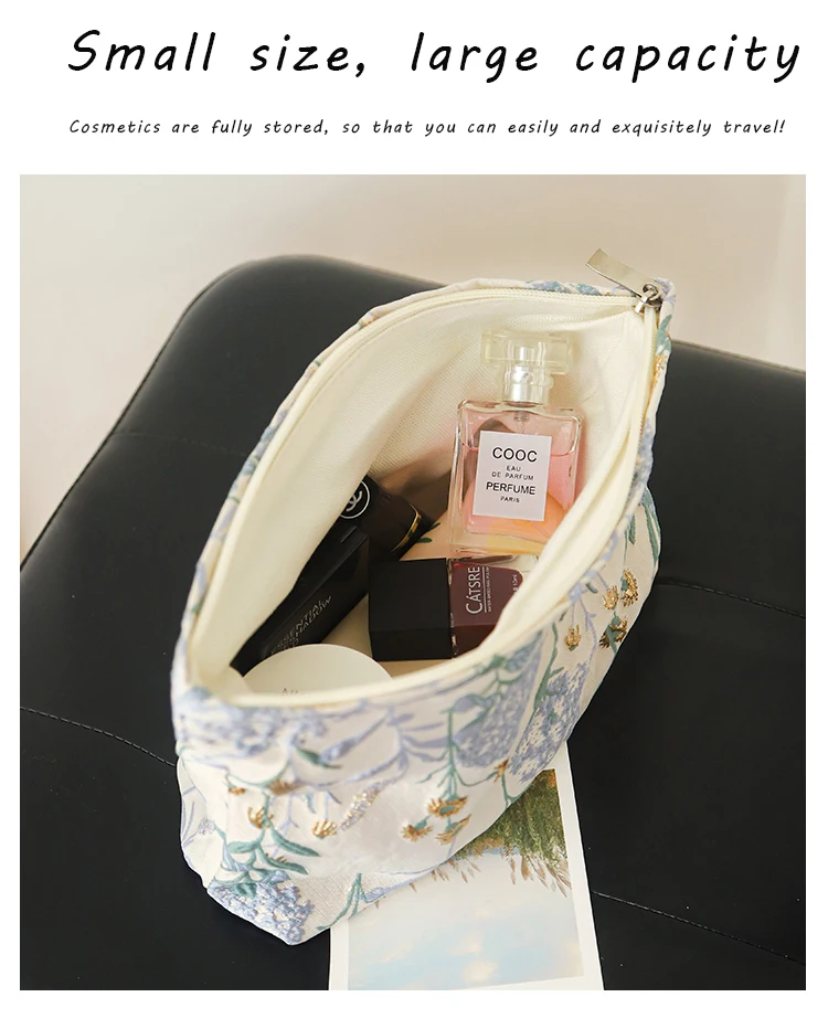 Blue Bouquet Women Makeup Bag, Large Capacity Canvas Toiletry Bag-for Sanitary Napkin & Makeup Supplies Storage,Travel Organizer