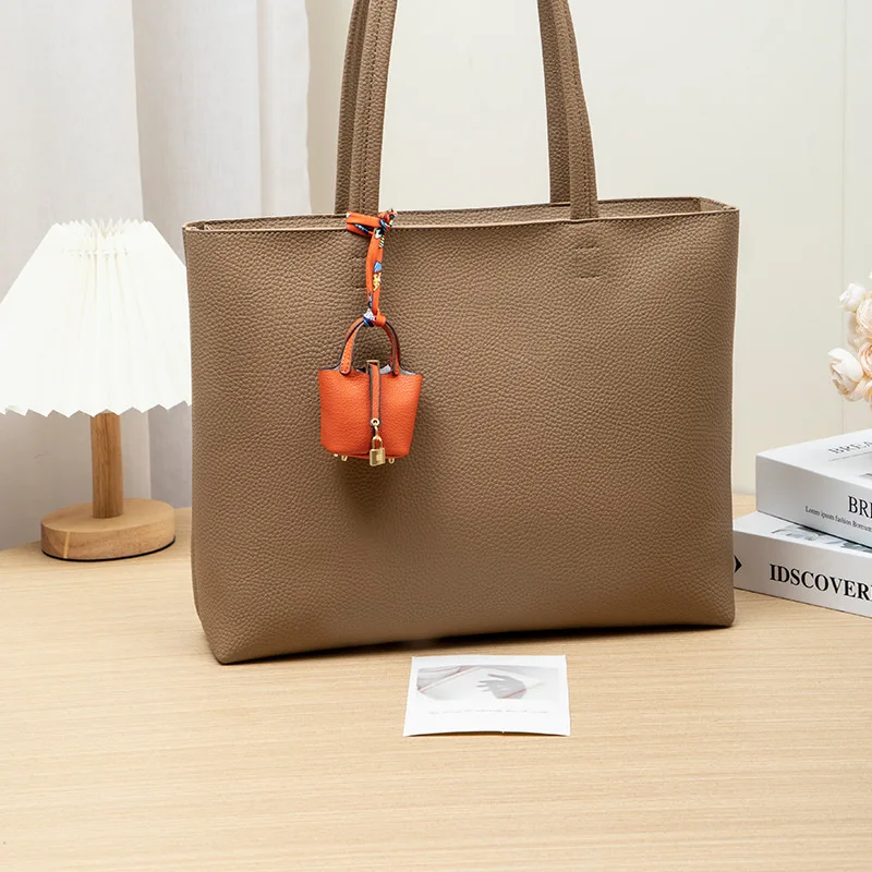 2026Mini Bag Pendant Keychain Hanging Accessory Zero Wallet Creative Portable Bracelet Bluetooth Earphone Bag Multifunctional