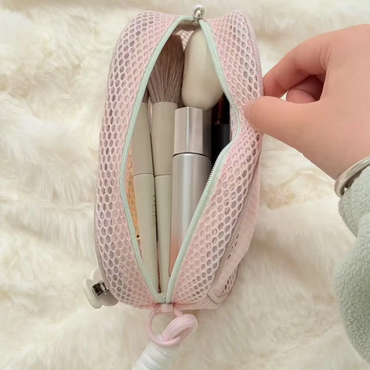 Cubic Mesh Cosmetic Bag, Dopamine Aesthetic Makeup Pouch with Pearl Zipper, Large Capacity Portable Travel Toiletry Bag