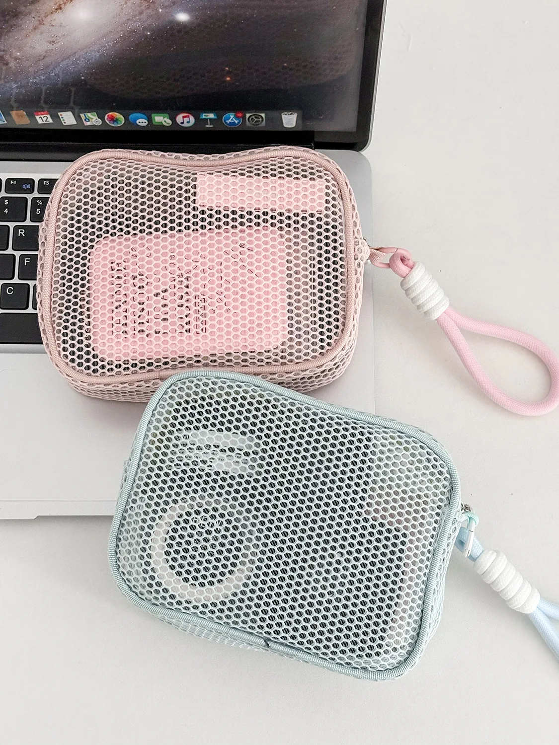 Cubic Mesh Cosmetic Bag, Dopamine Aesthetic Makeup Pouch with Pearl Zipper, Large Capacity Portable Travel Toiletry Bag