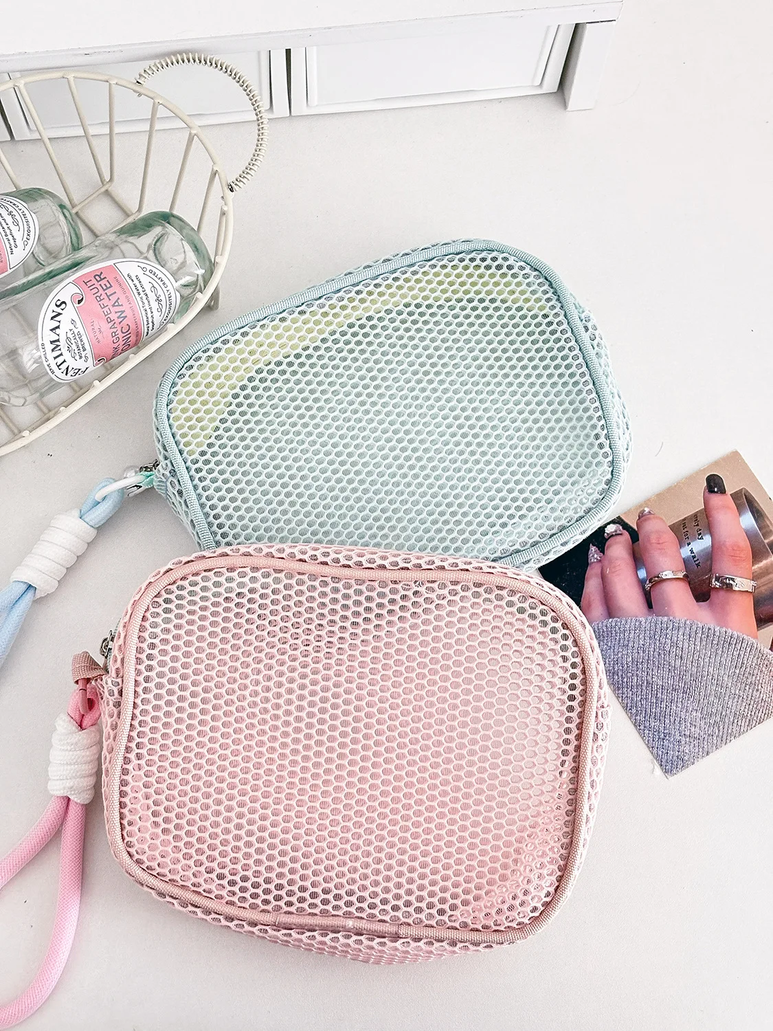 Cubic Mesh Cosmetic Bag, Dopamine Aesthetic Makeup Pouch with Pearl Zipper, Large Capacity Portable Travel Toiletry Bag