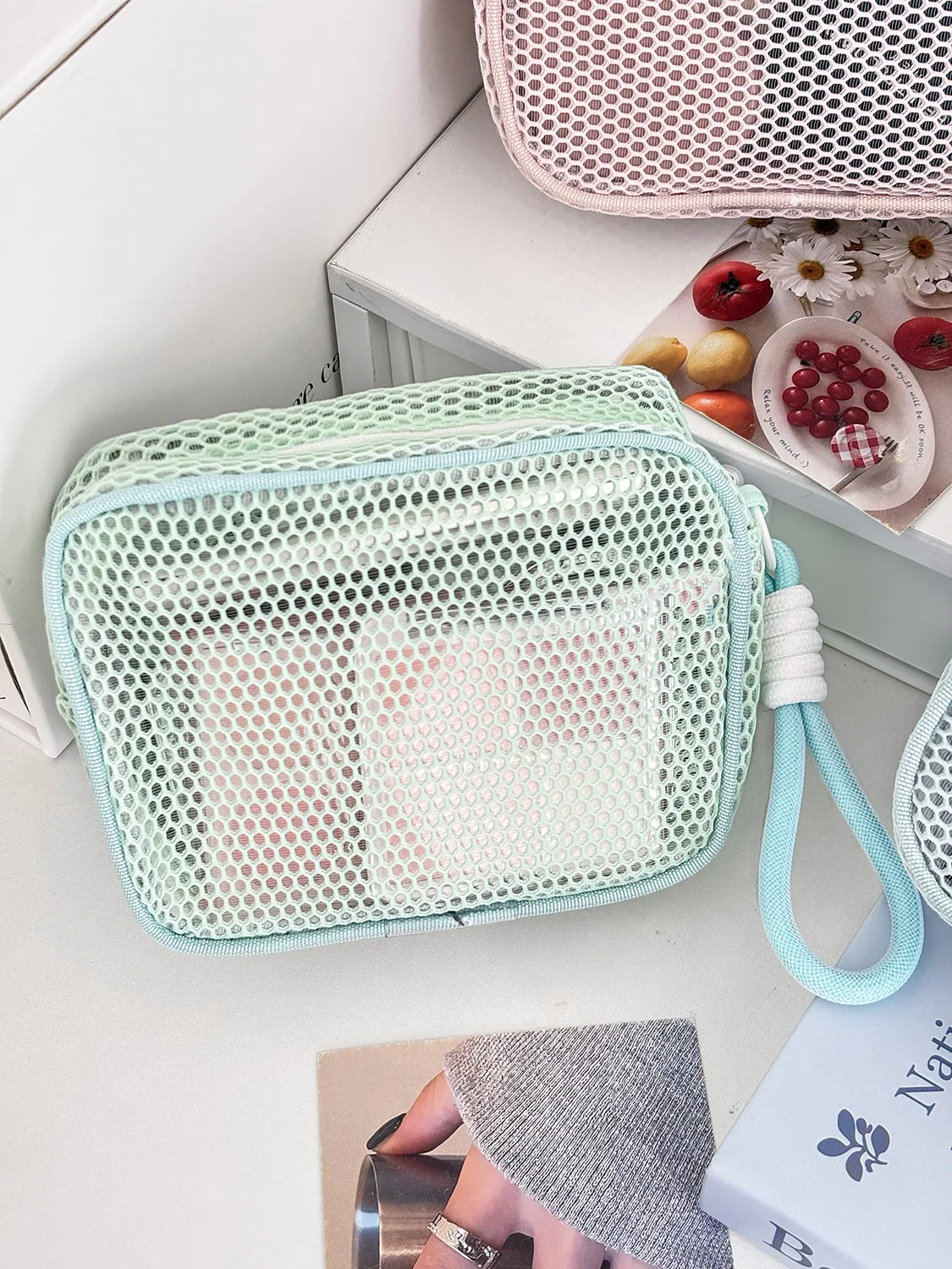 Cubic Mesh Cosmetic Bag, Dopamine Aesthetic Makeup Pouch with Pearl Zipper, Large Capacity Portable Travel Toiletry Bag