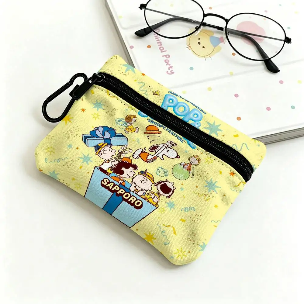 Cartoon Snoopy Lightweight Oxford Fabric Coin Purse With Black Carabiner Hook Mini Card Holder Earphone Storage Pouch