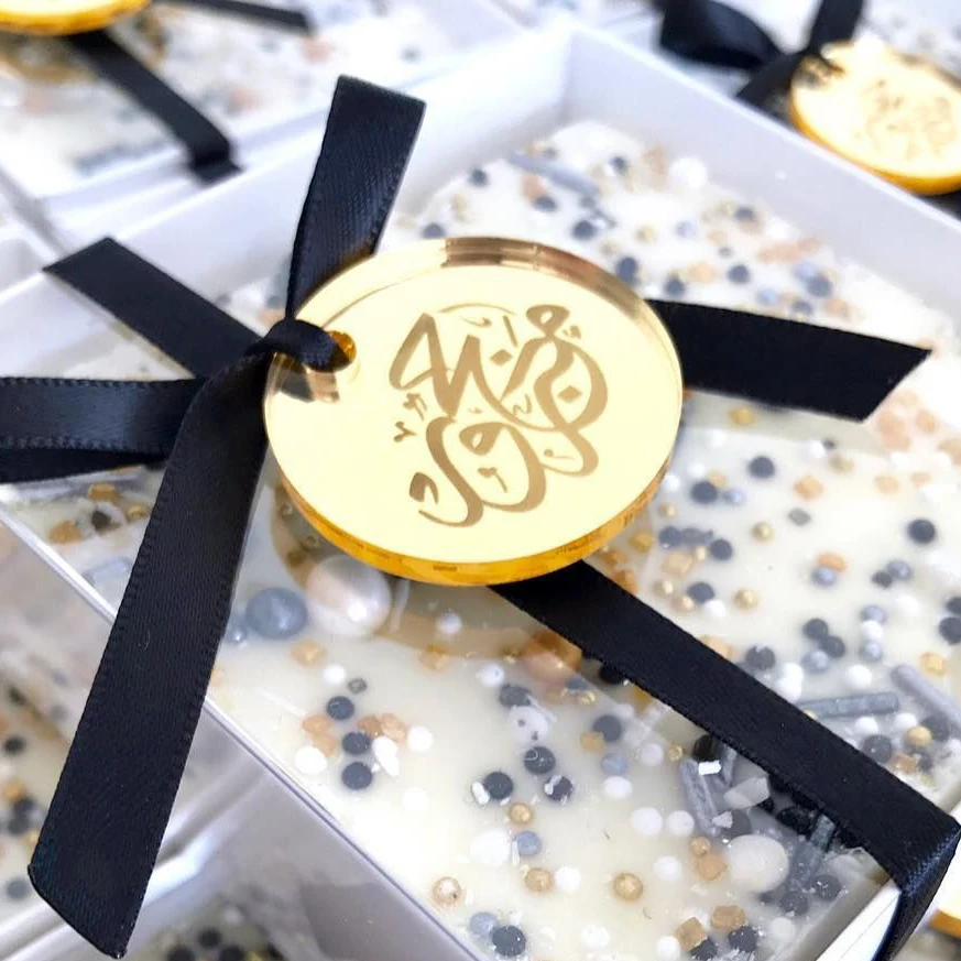 50pcs Personalized Name Shower Baby Baptism Tag Engraved Acrylic Round Circle Wedding Table Party Decoration Custome Gift Favors