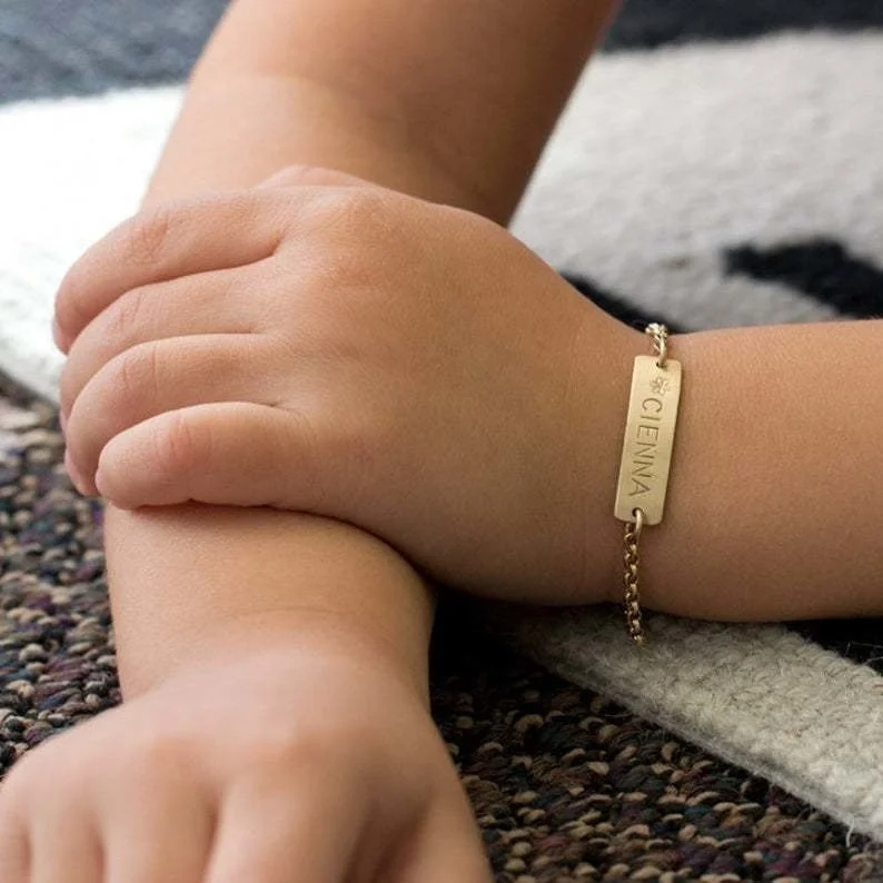 Personalize Name Bracelet for Baby Boy Girl Figaro Chain Smooth Bangle Link Gold Tone No Fade Safty Jewelry 12cm to 15cm