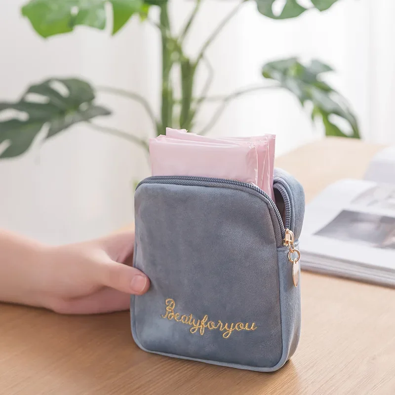 Women's Cosmetic Bag Zipper Velvet Letter Embroidery Solid Make Up Pouch for Cosmetics Toiletry Case Female Make Up Bags