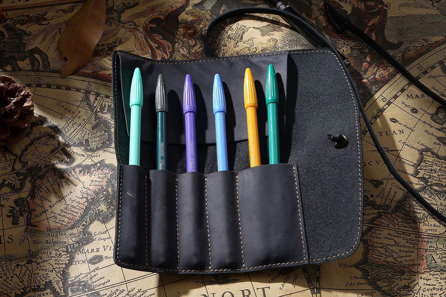 Retro Leather Pen Curtain Simple Pencil Case Roll Up Pen Curtain Makeup Brush Pouch Stationery Storage Bag School Office