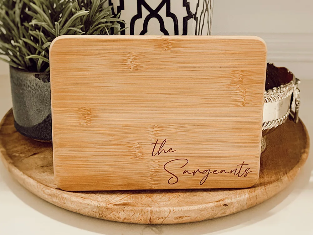 Personalized Wooden Cutting Board Engraved Housewarming Kitchen Gift Father's Day Best Dad Present Wedding Keepsake for Couple