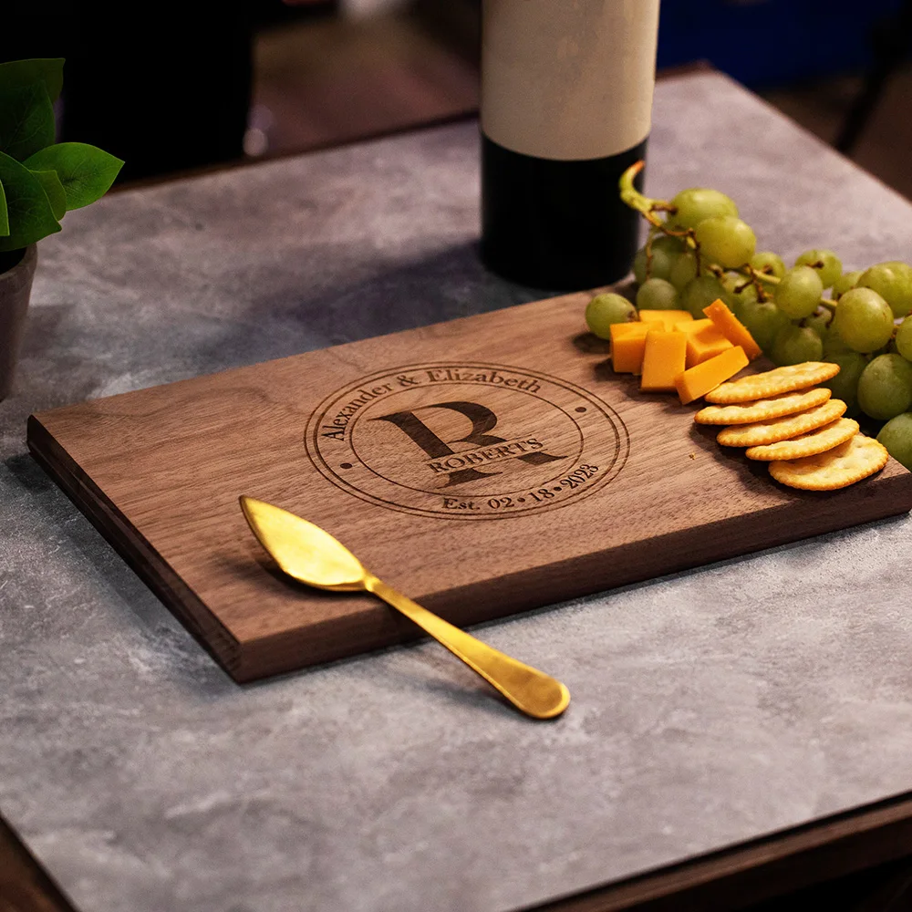 Personalized Wooden Cutting Board Engraved Housewarming Kitchen Gift Father's Day Best Dad Present Wedding Keepsake for Couple