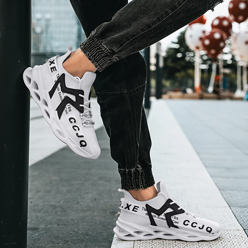 MAEDEF 2024 Men Running Sneakers Lightweight Sport Shoes Classical Mesh Breathable Casual Shoes Male Fashion Moccasins Sneakers