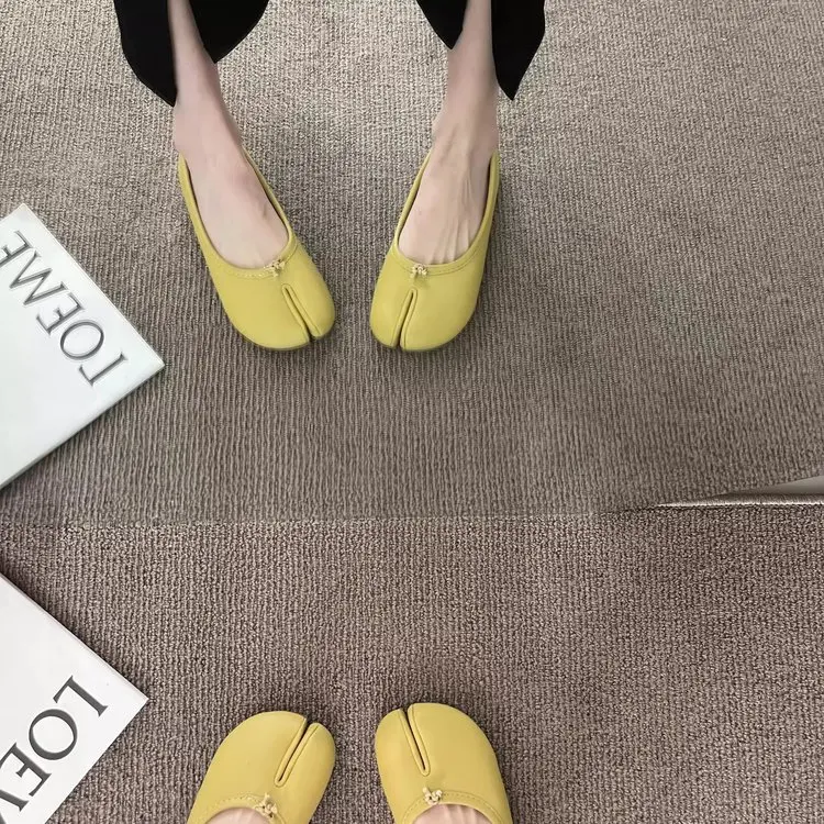 Korean Style Horse-Shoe Split-Toe Women's Shallow Mouth Single Shoes New Slip-On Pig's Trotters Versatile Grandma Flat Loafers