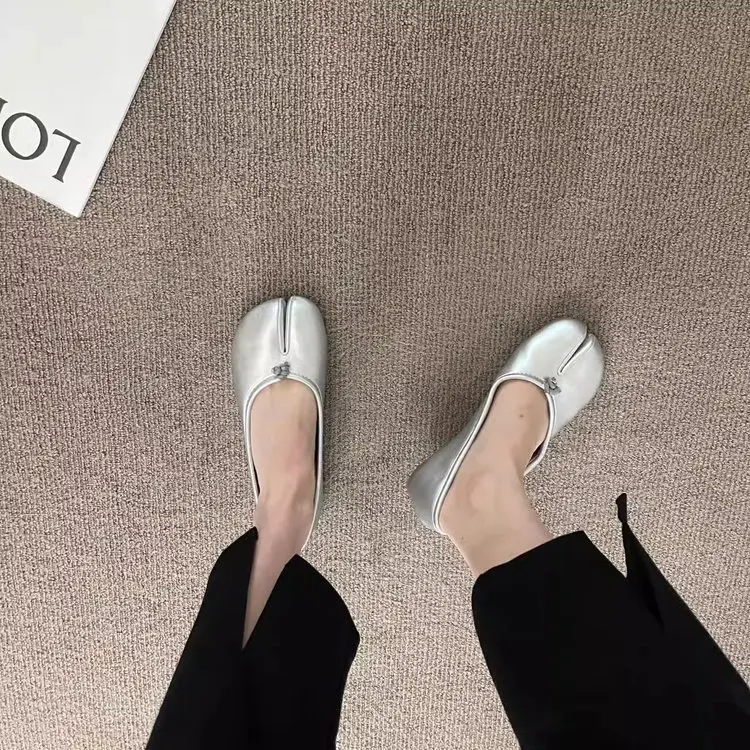 Korean Style Horse-Shoe Split-Toe Women's Shallow Mouth Single Shoes New Slip-On Pig's Trotters Versatile Grandma Flat Loafers