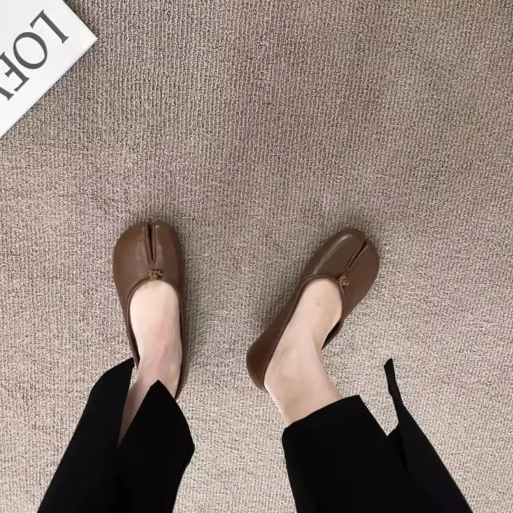 Korean Style Horse-Shoe Split-Toe Women's Shallow Mouth Single Shoes New Slip-On Pig's Trotters Versatile Grandma Flat Loafers