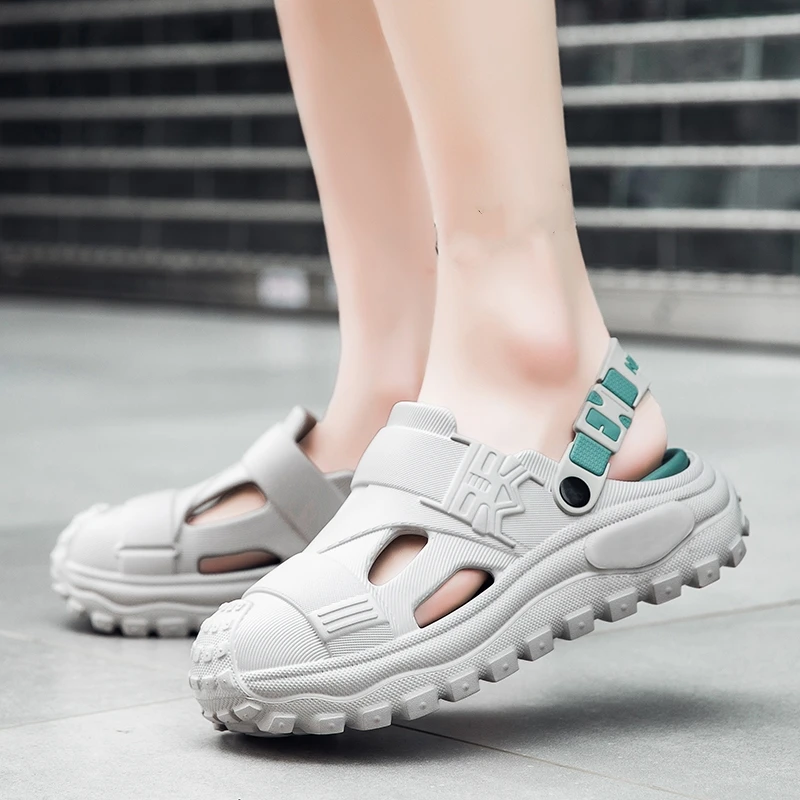 Summer New Men's Beach Clogs Outdoor Sandals Comfortable Slippers EVA Slides For Men Casual Garden Shoes Male Beach Slippers