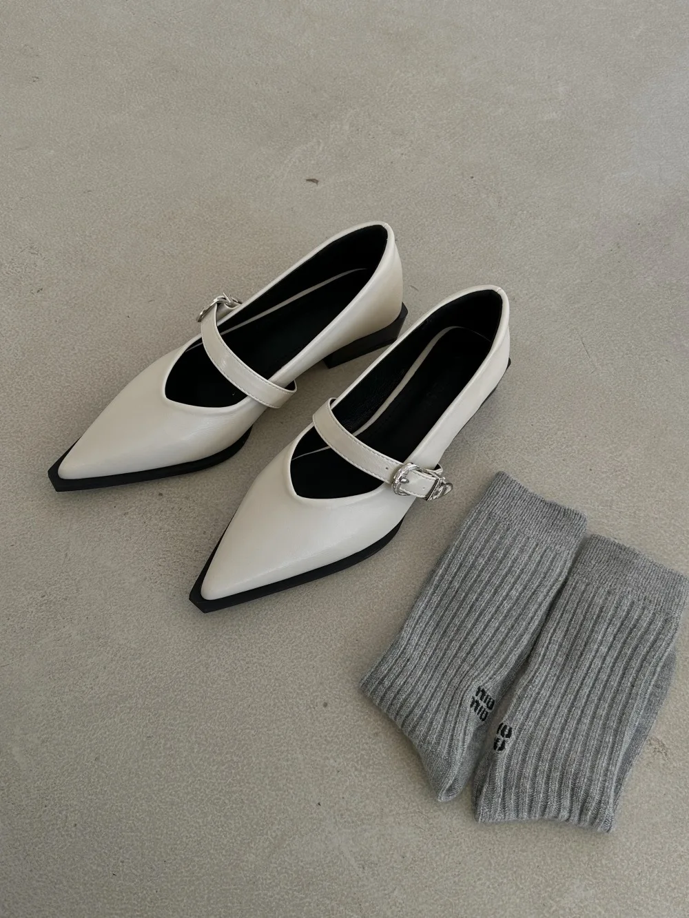 2024 New Mary Jane Shoes Spring Autumn Pointed Toe Low Heel Women Shallow Single Pumps Women Fashion Buckle Shoes