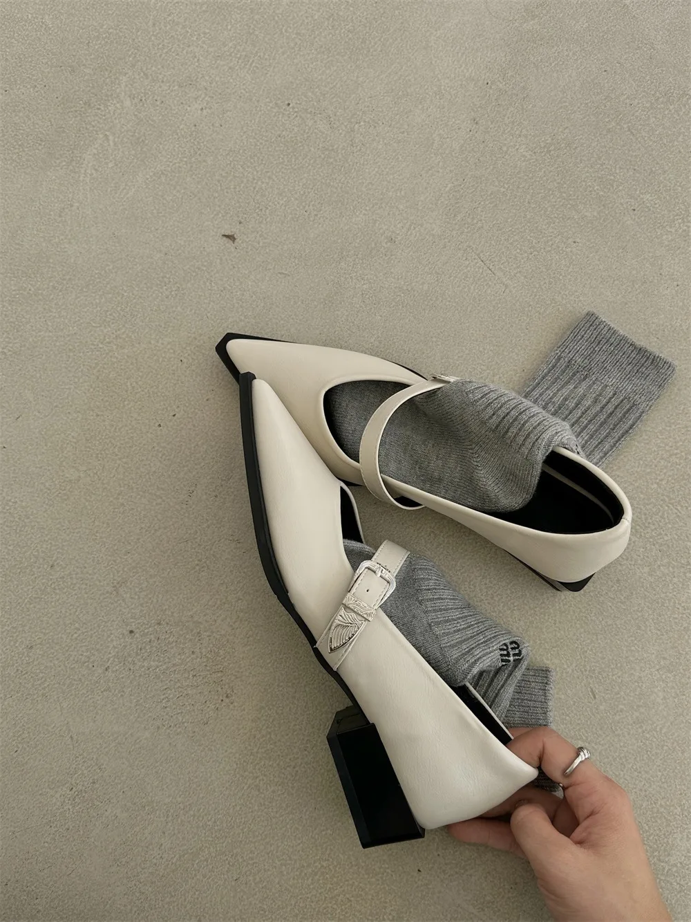 2024 New Mary Jane Shoes Spring Autumn Pointed Toe Low Heel Women Shallow Single Pumps Women Fashion Buckle Shoes