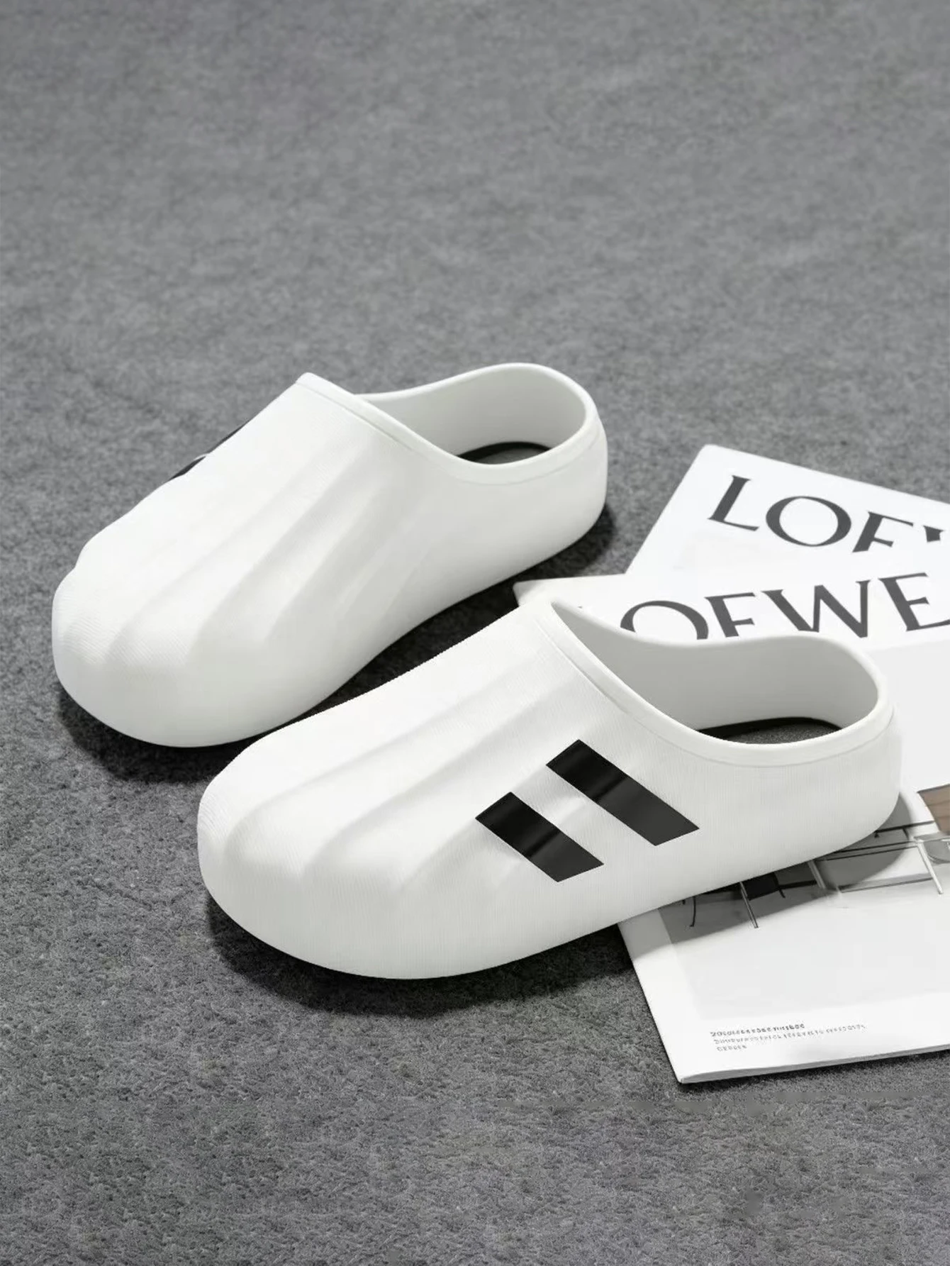 Sandals for Men Summer Men's Closed-Toe Slip-On Clogs Waterproof Soft Thick Sole Indoor Outdoor Dual Use Breathable Casual Shoes