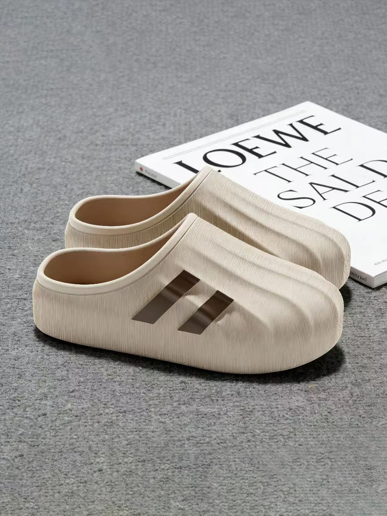 Sandals for Men Summer Men's Closed-Toe Slip-On Clogs Waterproof Soft Thick Sole Indoor Outdoor Dual Use Breathable Casual Shoes