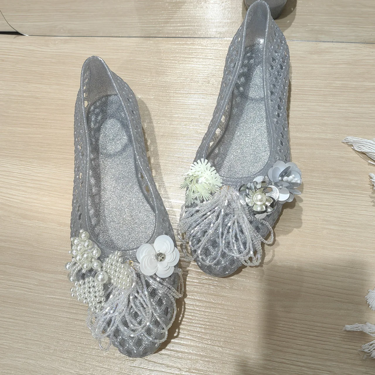 2026 Summer Hot-Selling Crystal Shoes, Pointed Toe, Closed Heel, Handmade Floral Shoes, Mesh Flat Sandals, Slippers, Crystal Shoes for Women