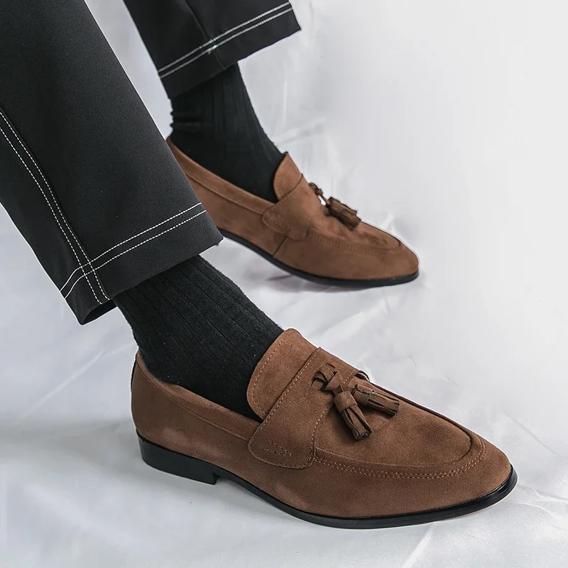 Mens Tassels Loafers Comfortable Suede Shoes Men Leather Low-heel Wedding Moccasins British Style Non-Slip Retro Driving Shoes