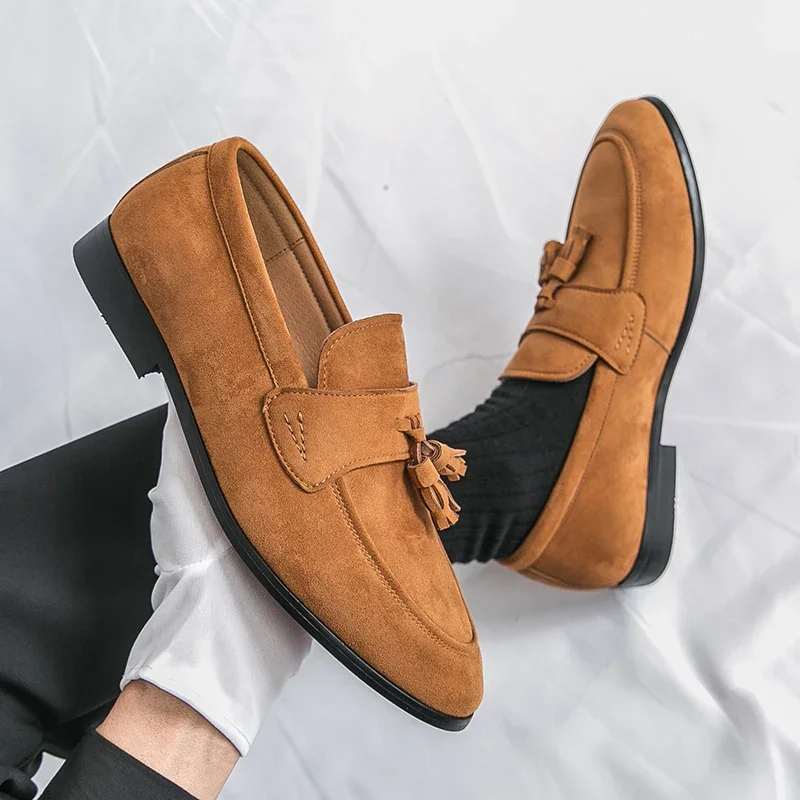Mens Tassels Loafers Comfortable Suede Shoes Men Leather Low-heel Wedding Moccasins British Style Non-Slip Retro Driving Shoes
