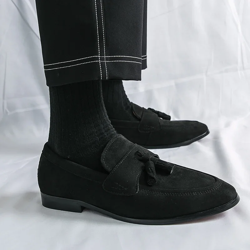 Mens Tassels Loafers Comfortable Suede Shoes Men Leather Low-heel Wedding Moccasins British Style Non-Slip Retro Driving Shoes