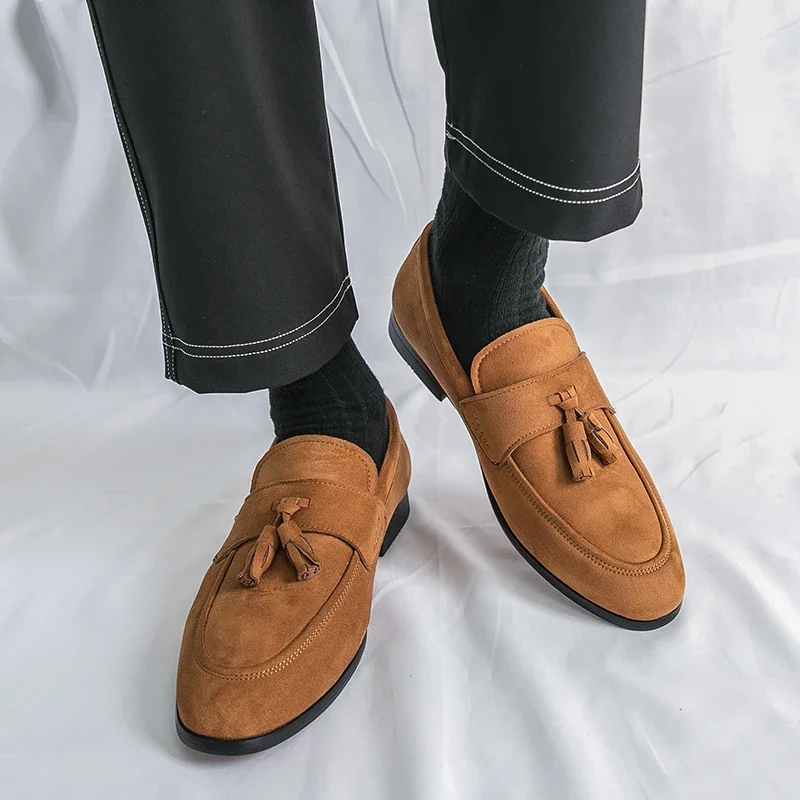 Mens Tassels Loafers Comfortable Suede Shoes Men Leather Low-heel Wedding Moccasins British Style Non-Slip Retro Driving Shoes