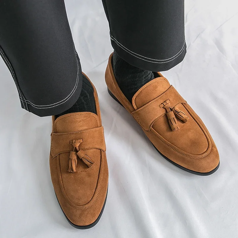 Mens Tassels Loafers Comfortable Suede Shoes Men Leather Low-heel Wedding Moccasins British Style Non-Slip Retro Driving Shoes