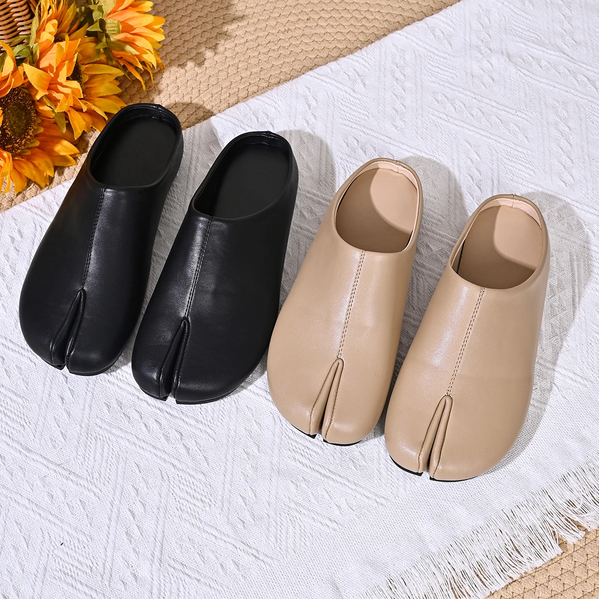 New Fashion Tabi Ninja Flats Leather Split Toe Flat Slippers Woman Cozy Loafers Female Summer Low Heels Ladies Muller Shoes