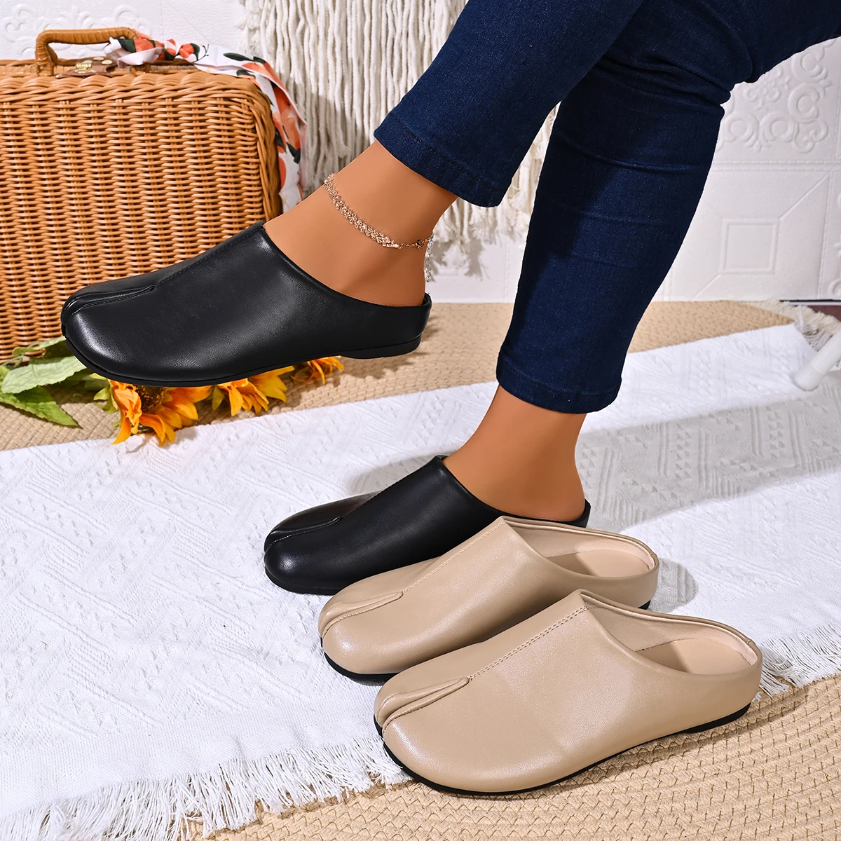 New Fashion Tabi Ninja Flats Leather Split Toe Flat Slippers Woman Cozy Loafers Female Summer Low Heels Ladies Muller Shoes