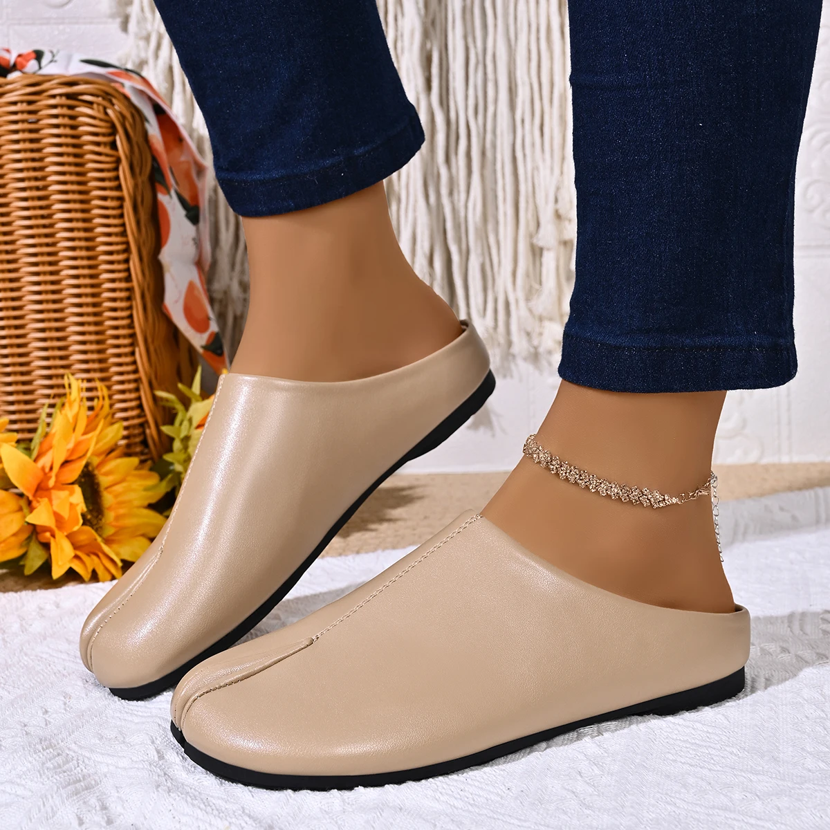 New Fashion Tabi Ninja Flats Leather Split Toe Flat Slippers Woman Cozy Loafers Female Summer Low Heels Ladies Muller Shoes