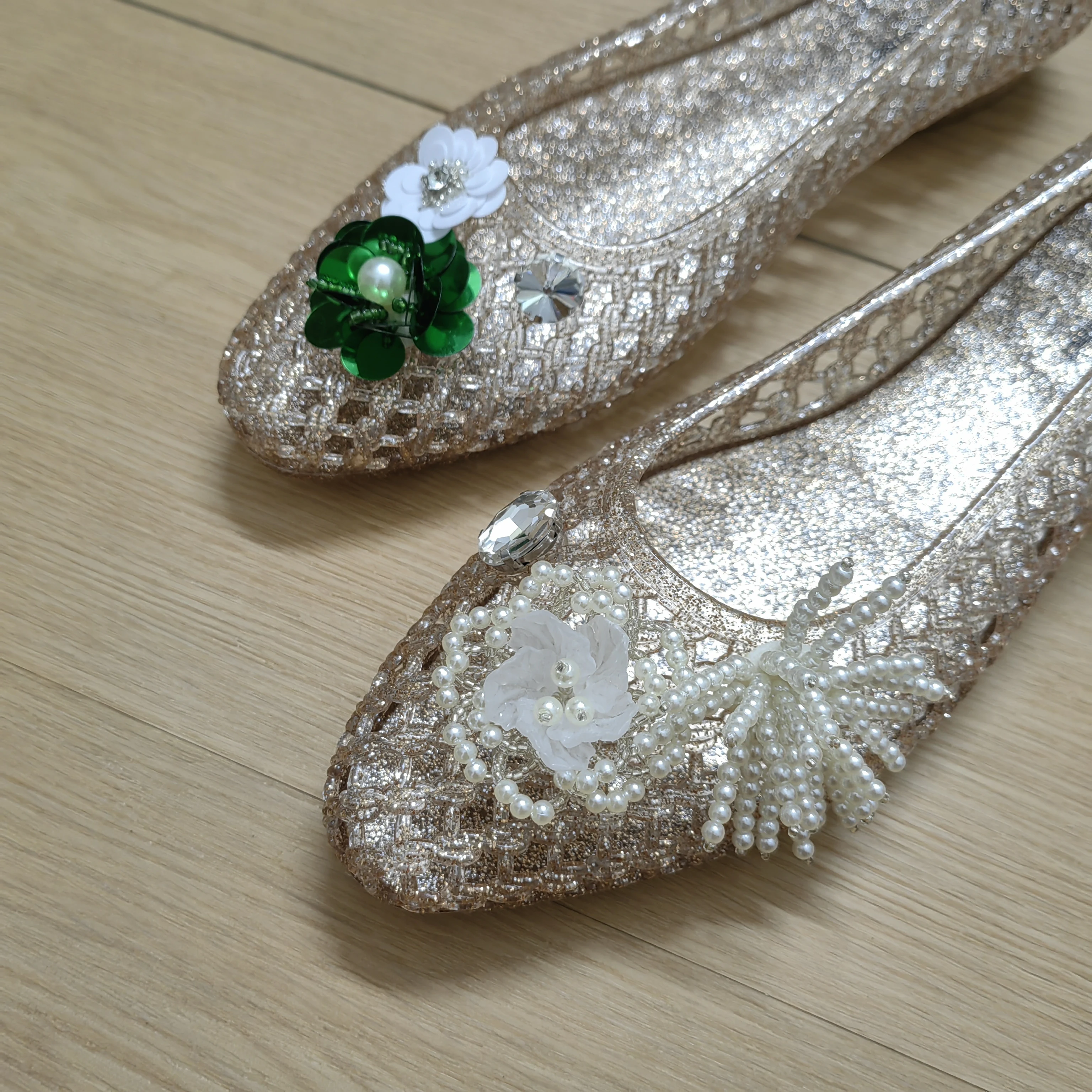 Fashionable Crystal Slippers for Women, Mesh Flat Sandals with a High-End Feel, Korean Crystal Jelly Shoes, Pointed Toe Shallow Single Shoes for Women