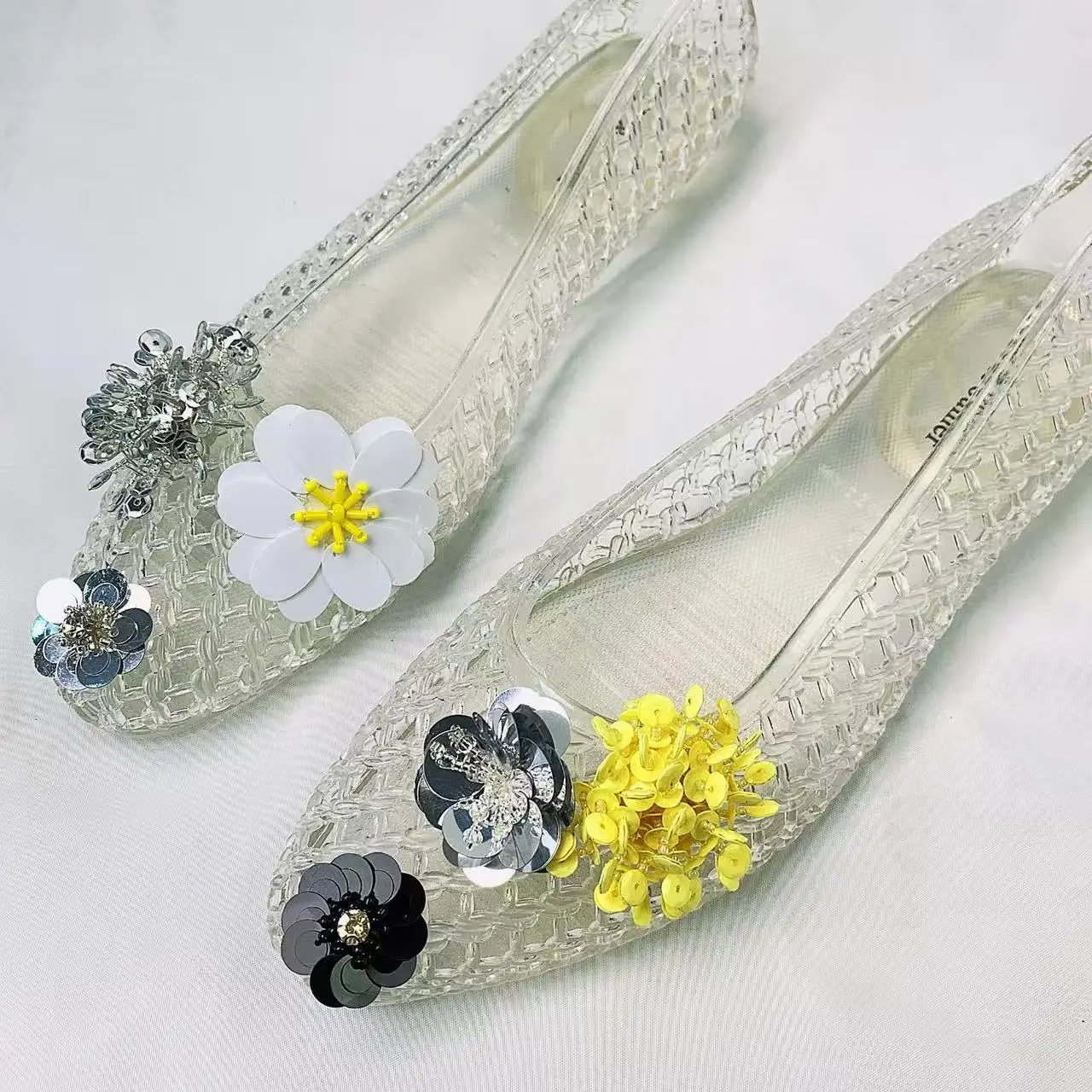 Fashionable Crystal Slippers for Women, Mesh Flat Sandals with a High-End Feel, Korean Crystal Jelly Shoes, Pointed Toe Shallow Single Shoes for Women