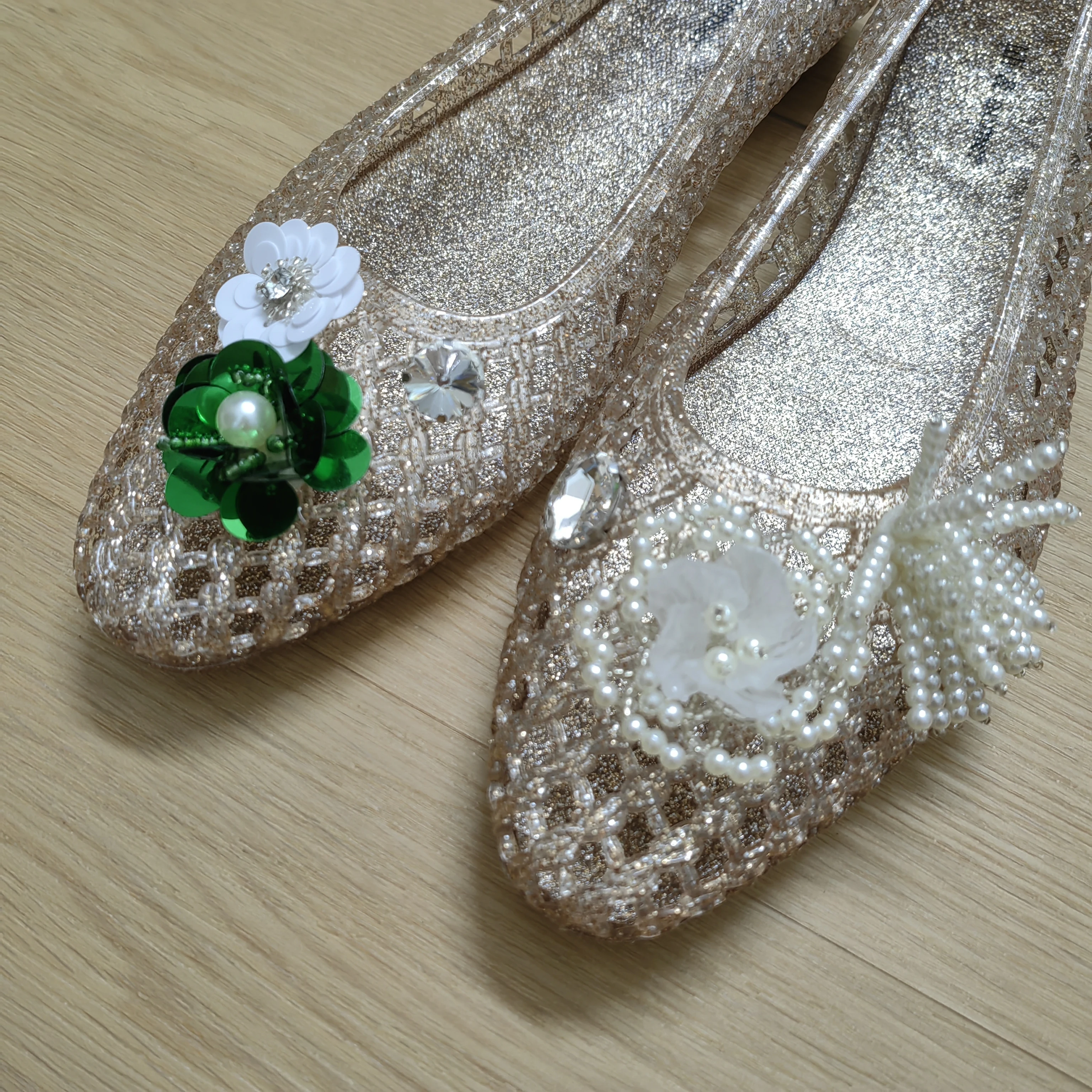 Fashionable Crystal Slippers for Women, Mesh Flat Sandals with a High-End Feel, Korean Crystal Jelly Shoes, Pointed Toe Shallow Single Shoes for Women
