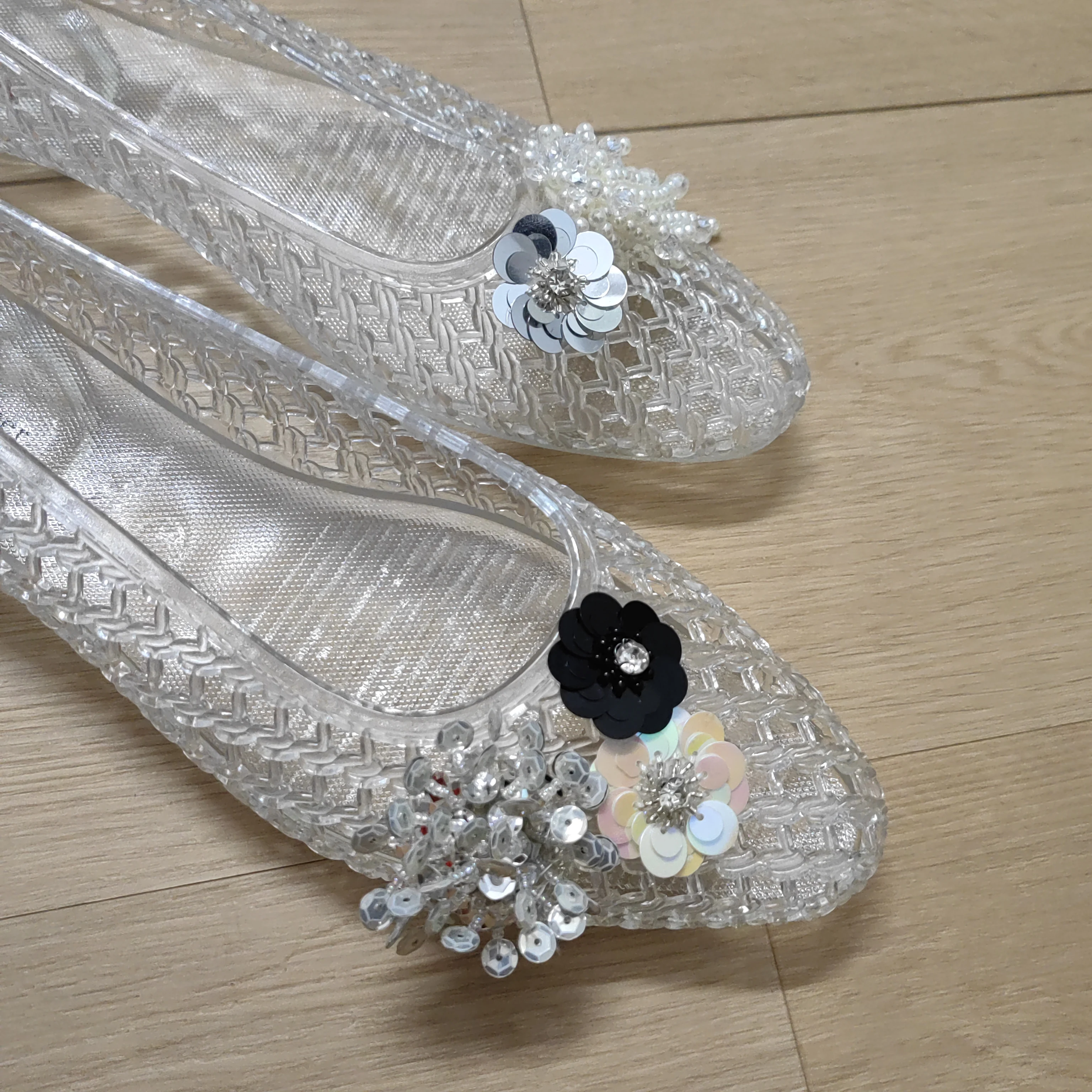 Fashionable Crystal Slippers for Women, Mesh Flat Sandals with a High-End Feel, Korean Crystal Jelly Shoes, Pointed Toe Shallow Single Shoes for Women