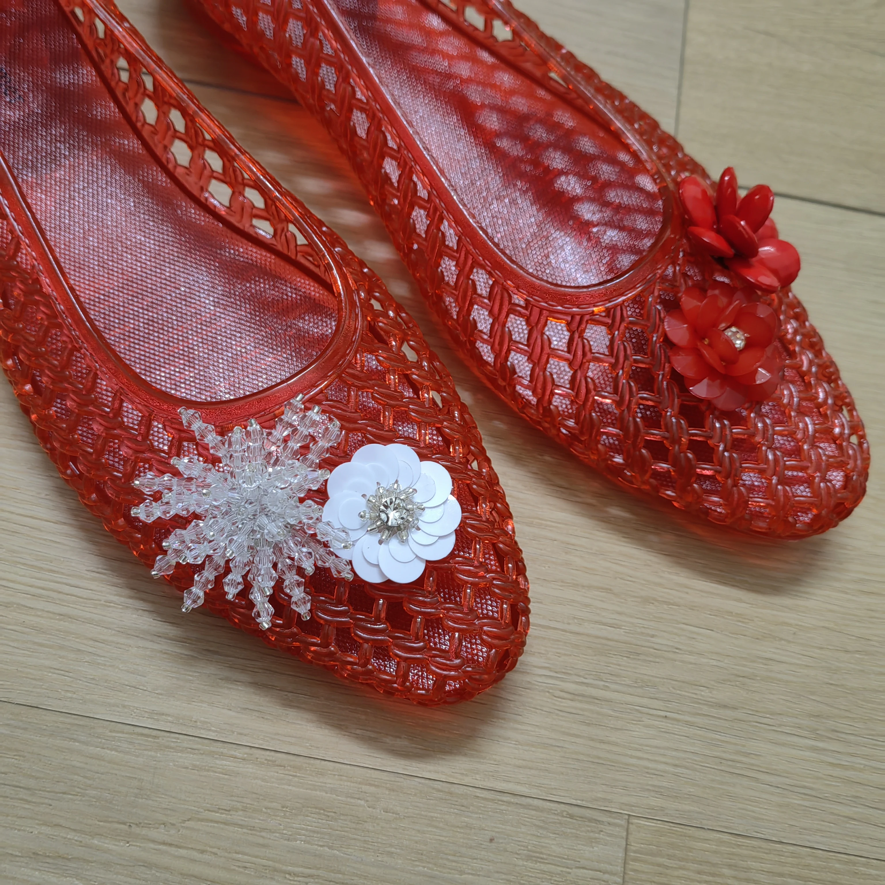 Fashionable Crystal Slippers for Women, Mesh Flat Sandals with a High-End Feel, Korean Crystal Jelly Shoes, Pointed Toe Shallow Single Shoes for Women