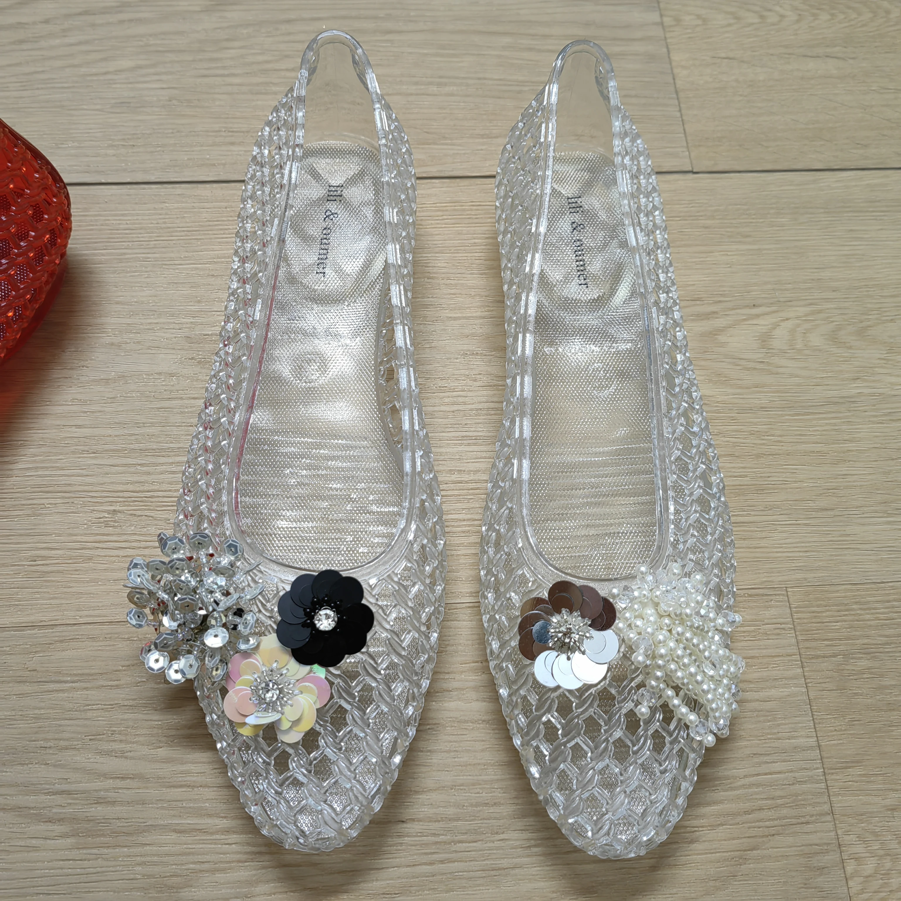 Fashionable Crystal Slippers for Women, Mesh Flat Sandals with a High-End Feel, Korean Crystal Jelly Shoes, Pointed Toe Shallow Single Shoes for Women