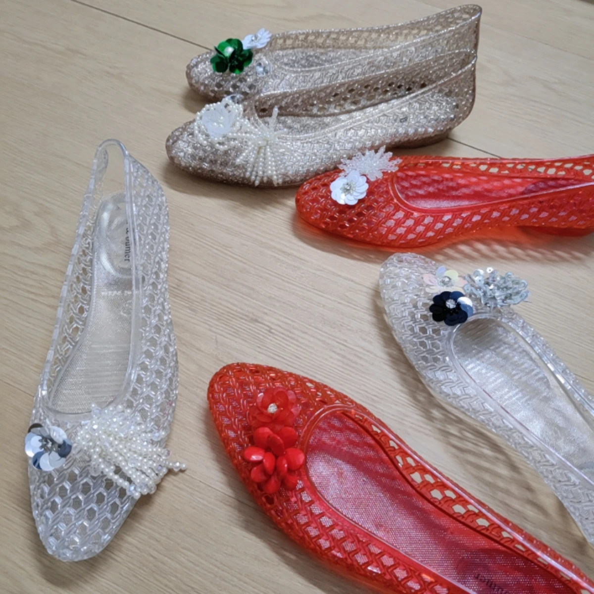 Fashionable Crystal Slippers for Women, Mesh Flat Sandals with a High-End Feel, Korean Crystal Jelly Shoes, Pointed Toe Shallow Single Shoes for Women