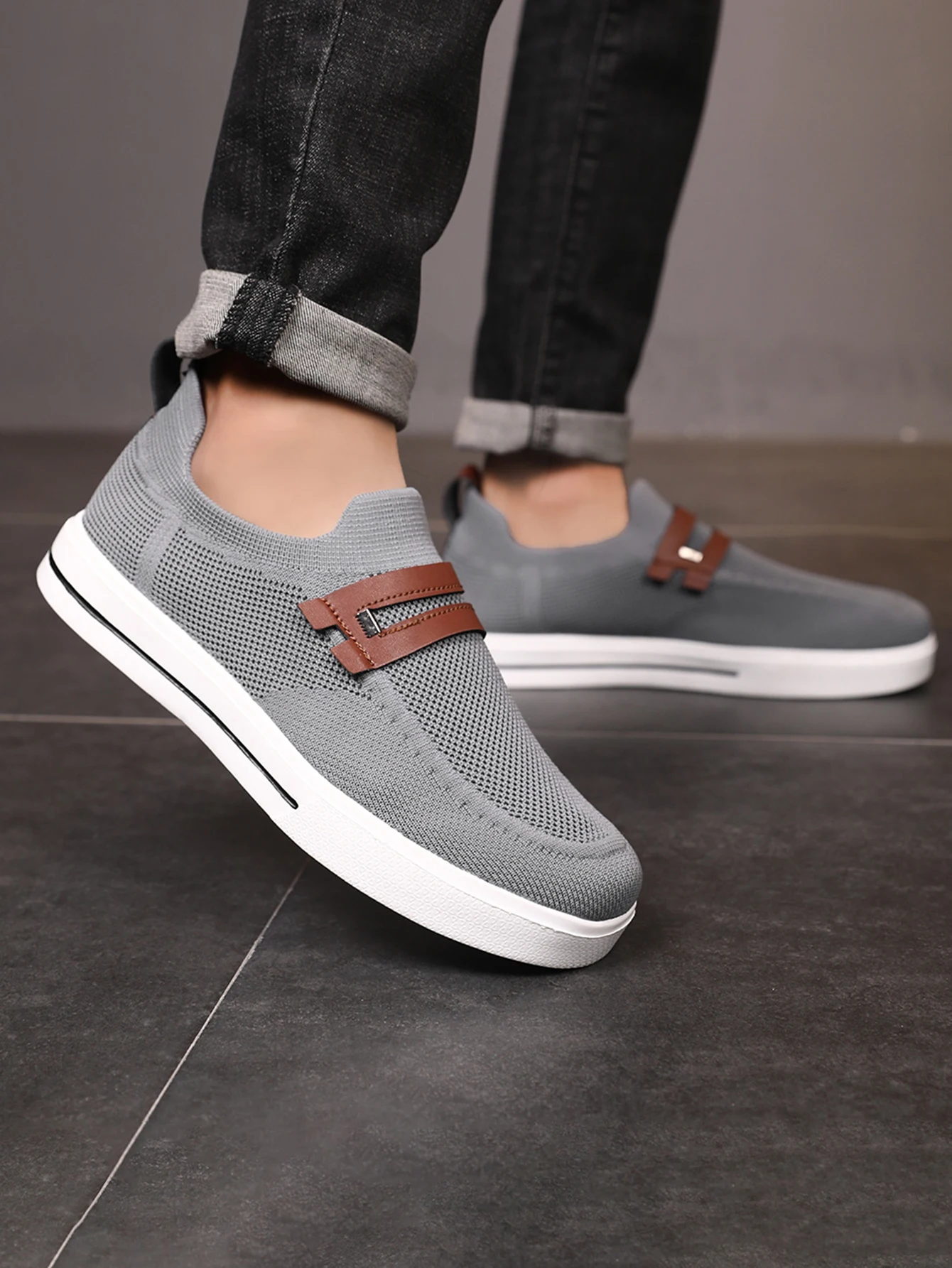 New Men Sports Shoes Mesh Breathable Casual Shoes Outdoor EVA Soft-Soled Walking Shoes Lightweight Comfortable Men Sports Shoes
