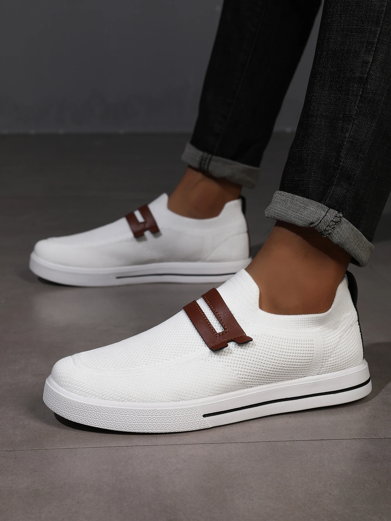 New Men Sports Shoes Mesh Breathable Casual Shoes Outdoor EVA Soft-Soled Walking Shoes Lightweight Comfortable Men Sports Shoes