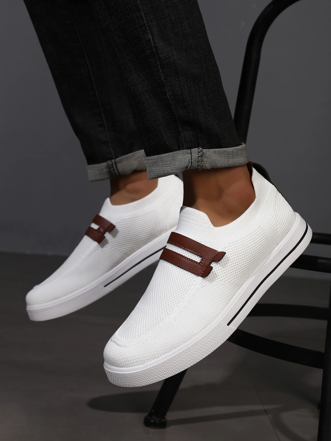 New Men Sports Shoes Mesh Breathable Casual Shoes Outdoor EVA Soft-Soled Walking Shoes Lightweight Comfortable Men Sports Shoes