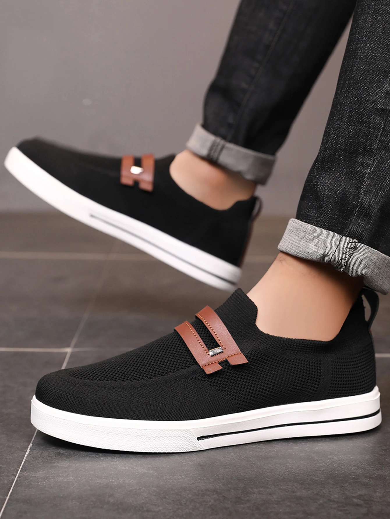 New Men Sports Shoes Mesh Breathable Casual Shoes Outdoor EVA Soft-Soled Walking Shoes Lightweight Comfortable Men Sports Shoes
